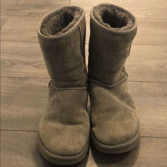 ugg boots short grey